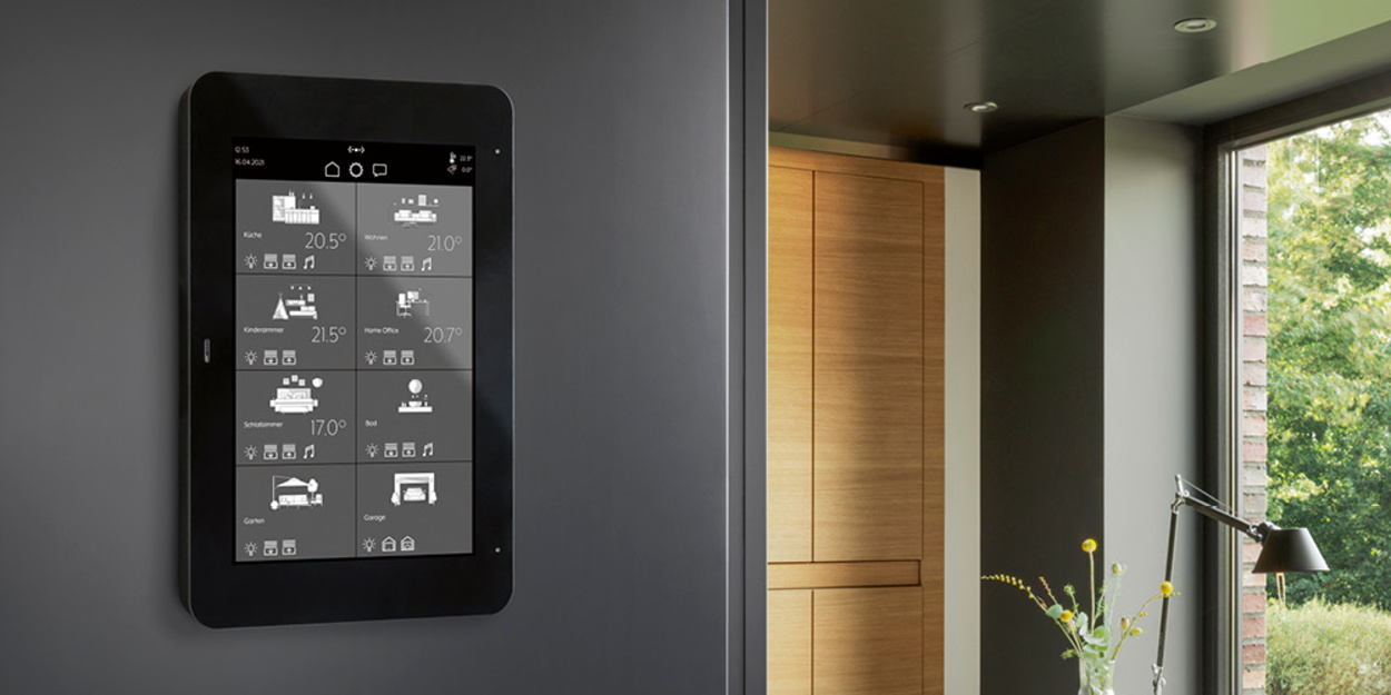 JUNG Smart Panel 8 bei Krieg Elektrotechnik GmbH in Velsdorf