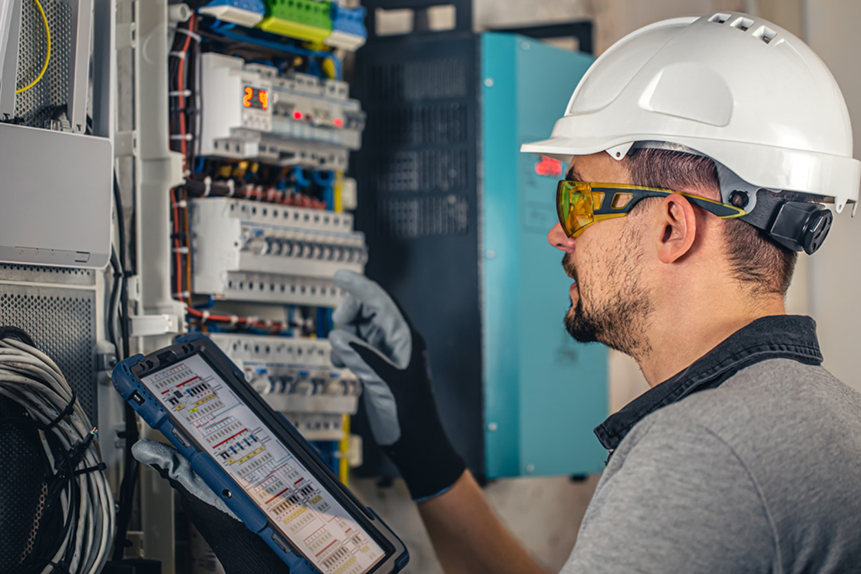 Industrie und Gewerbe bei Krieg Elektrotechnik GmbH in Velsdorf